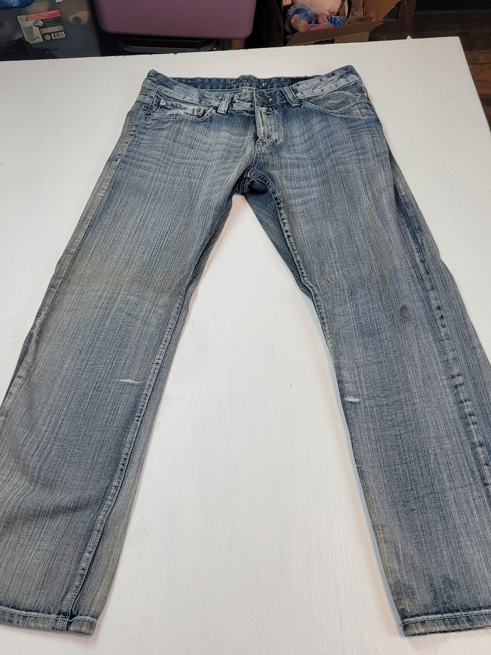 Machine Men’s Straight Jeans in Light Blue Wash